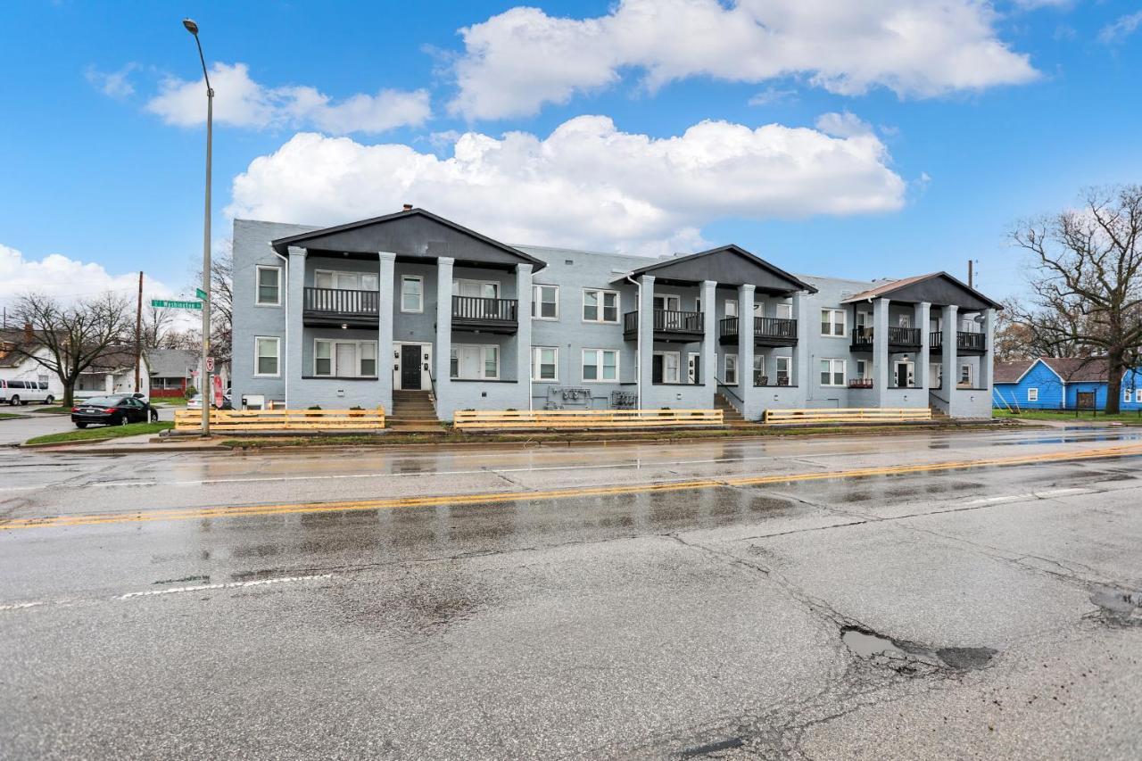 The Village Downtown West Indianapolis Exterior photo